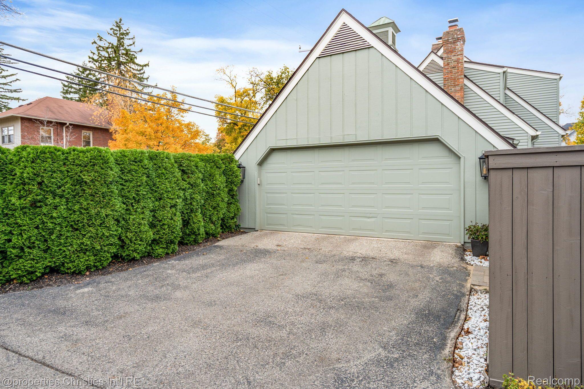 660 Woodland