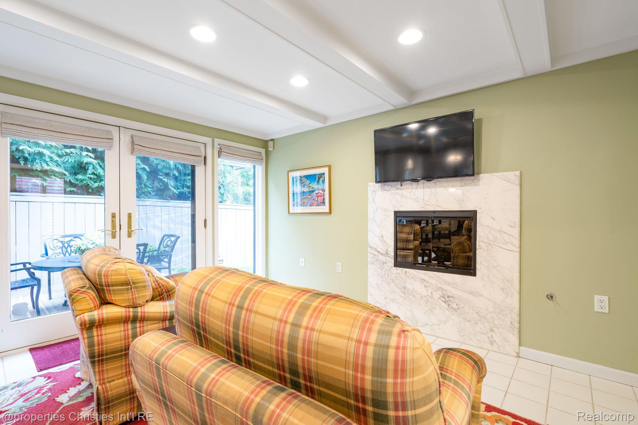 660 Woodland