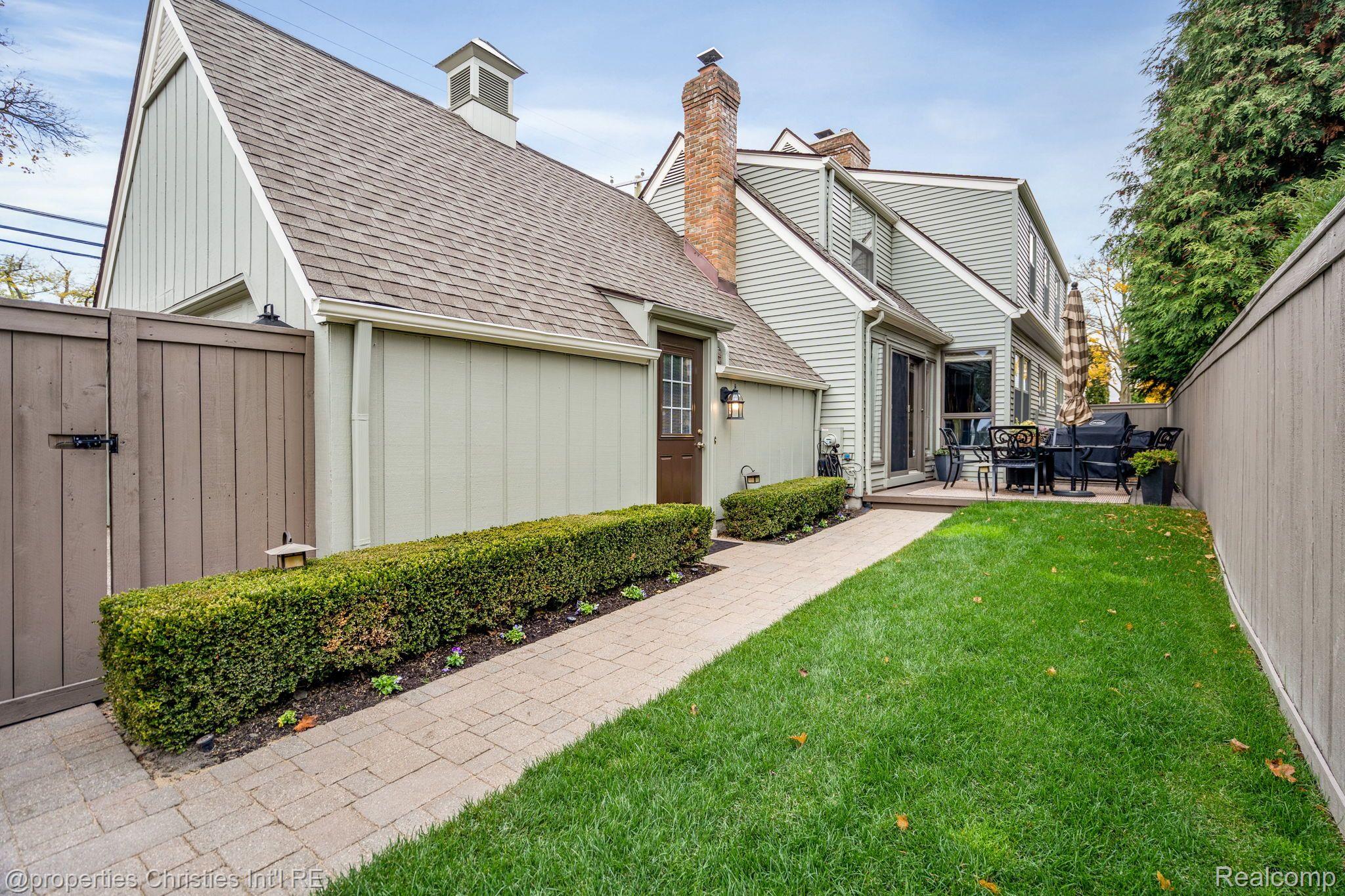 660 Woodland
