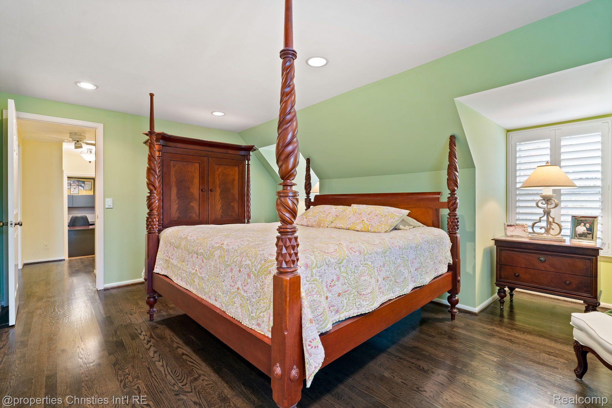 660 Woodland