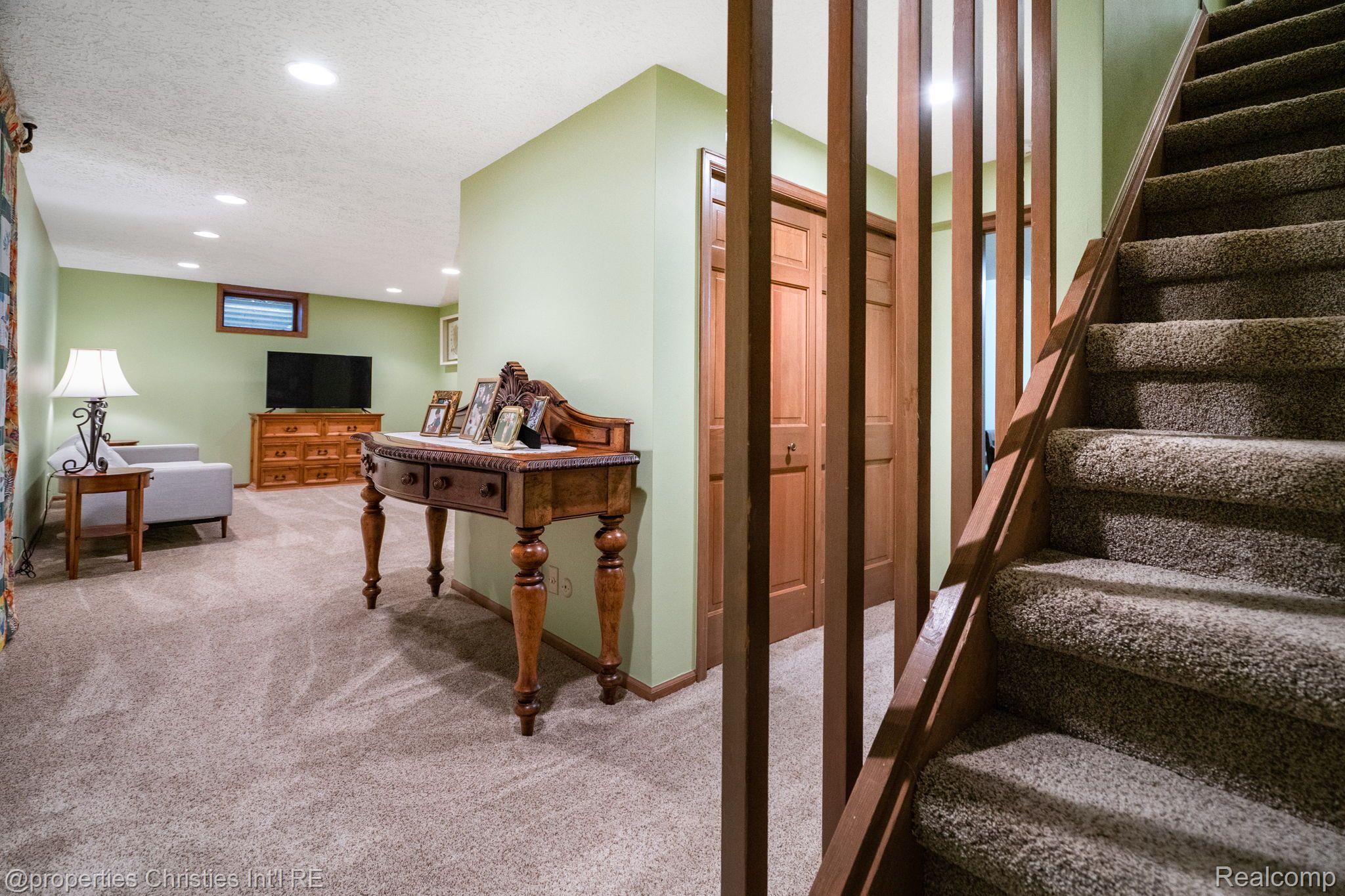 660 Woodland