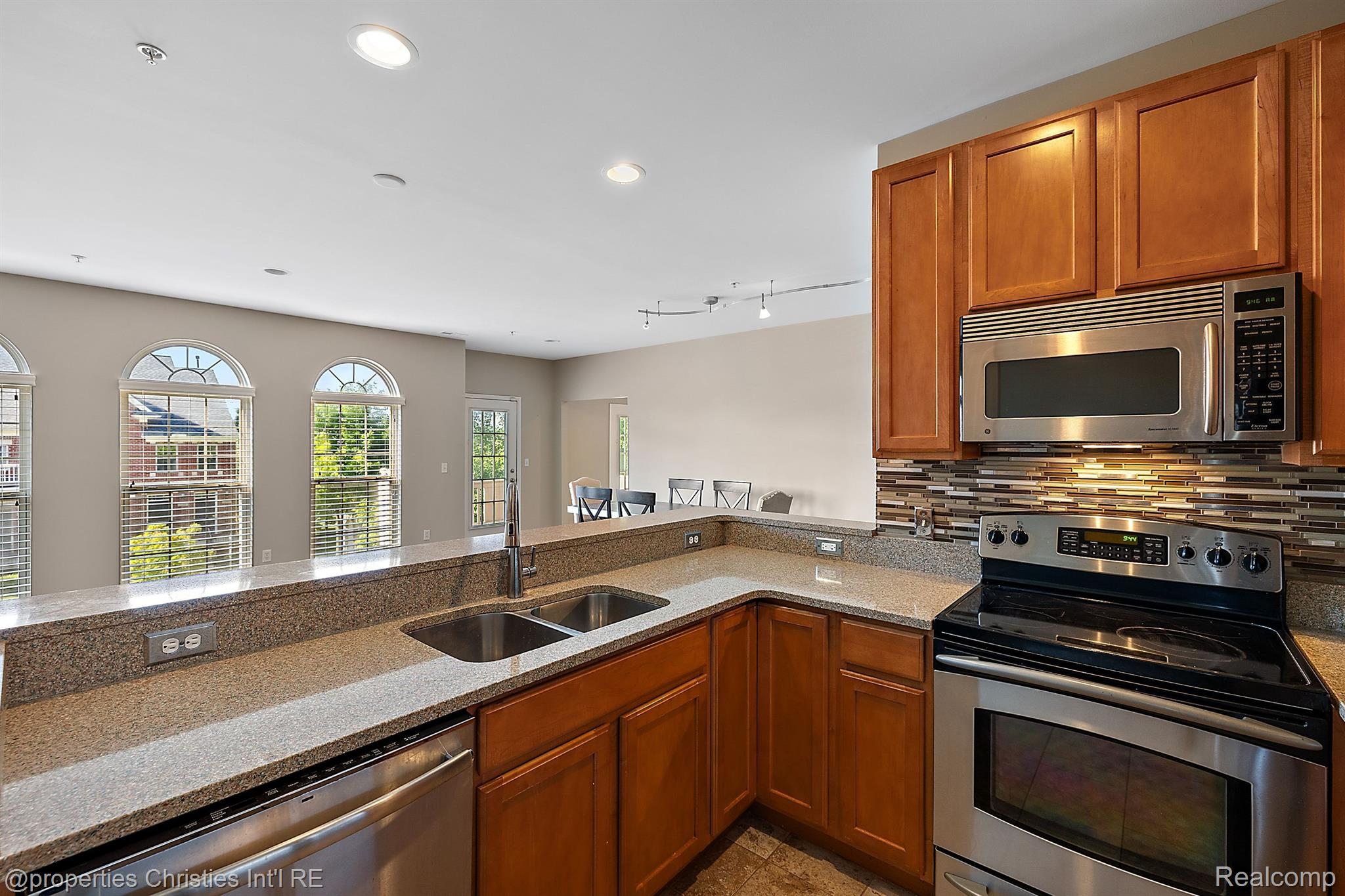 3283 Camden Drive
