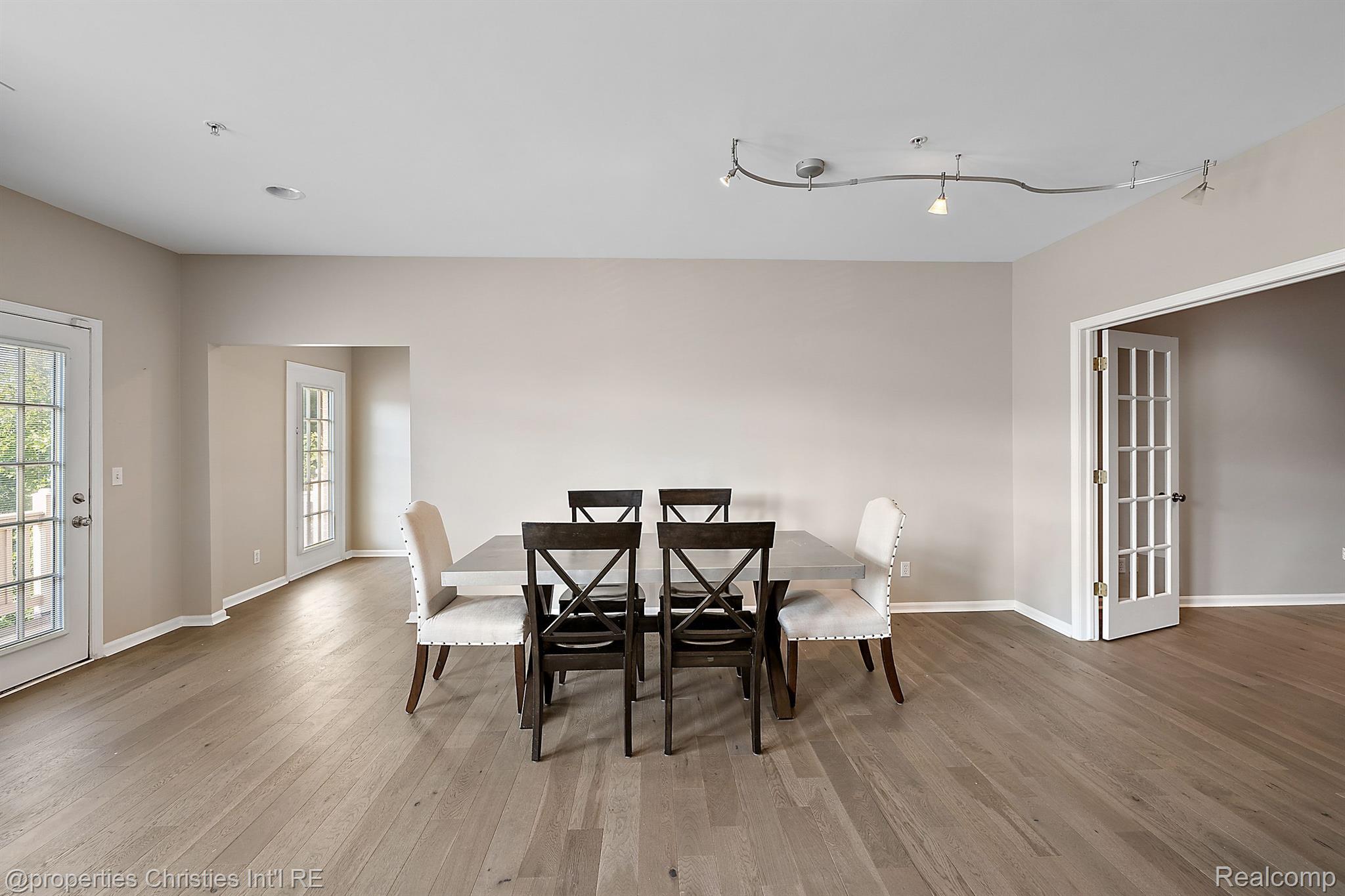 3283 Camden Drive