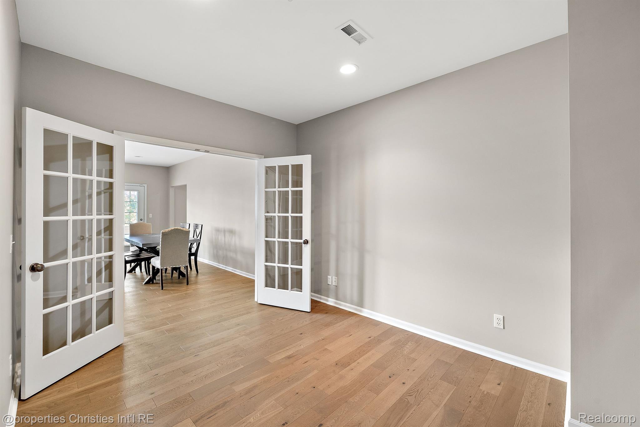3283 Camden Drive