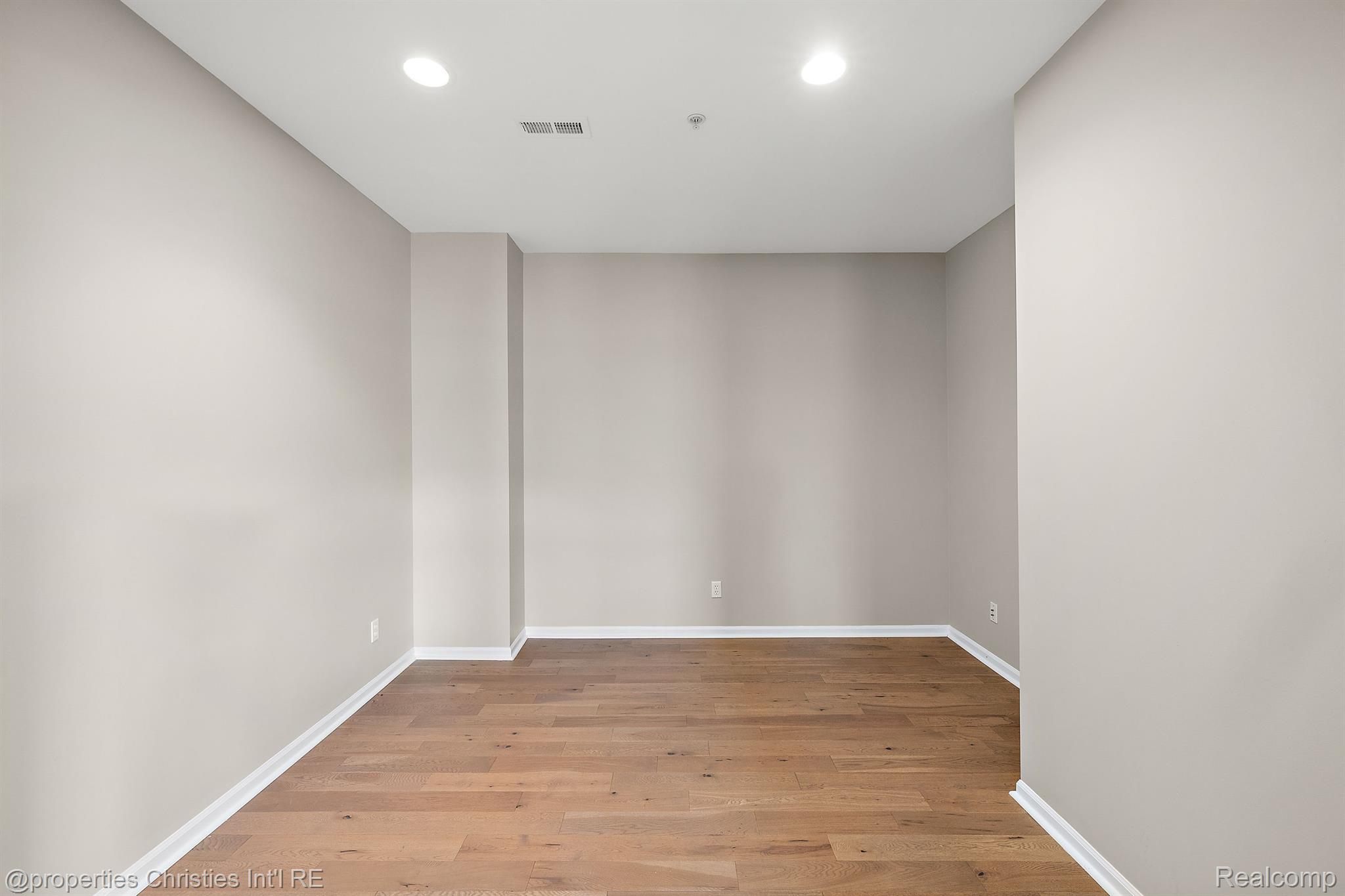 3283 Camden Drive