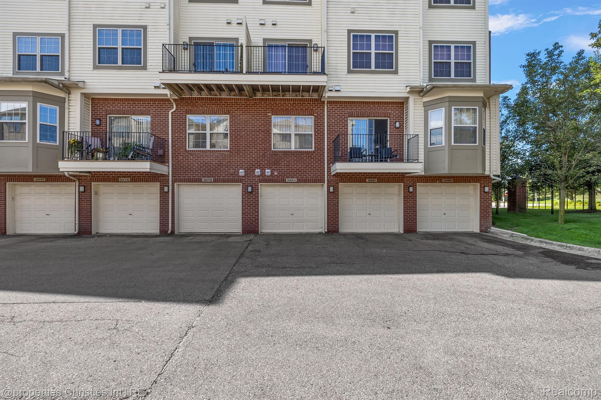 3283 Camden Drive