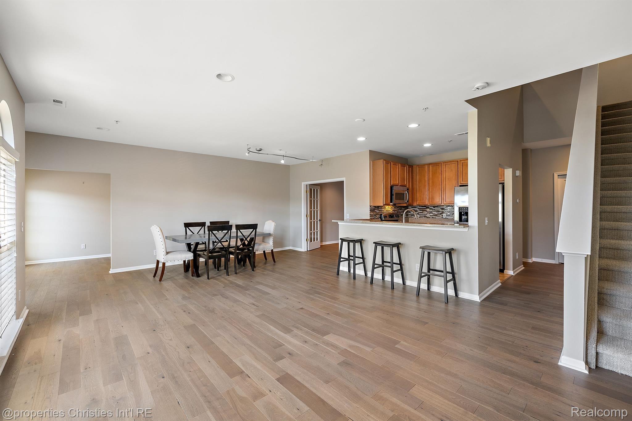 3283 Camden Drive