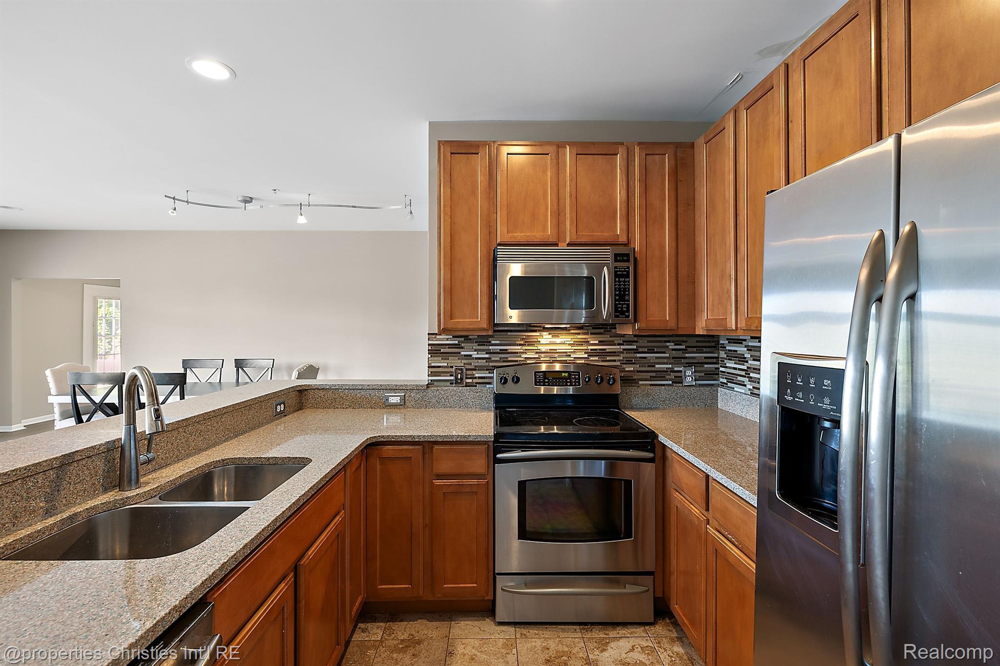 3283 Camden Drive