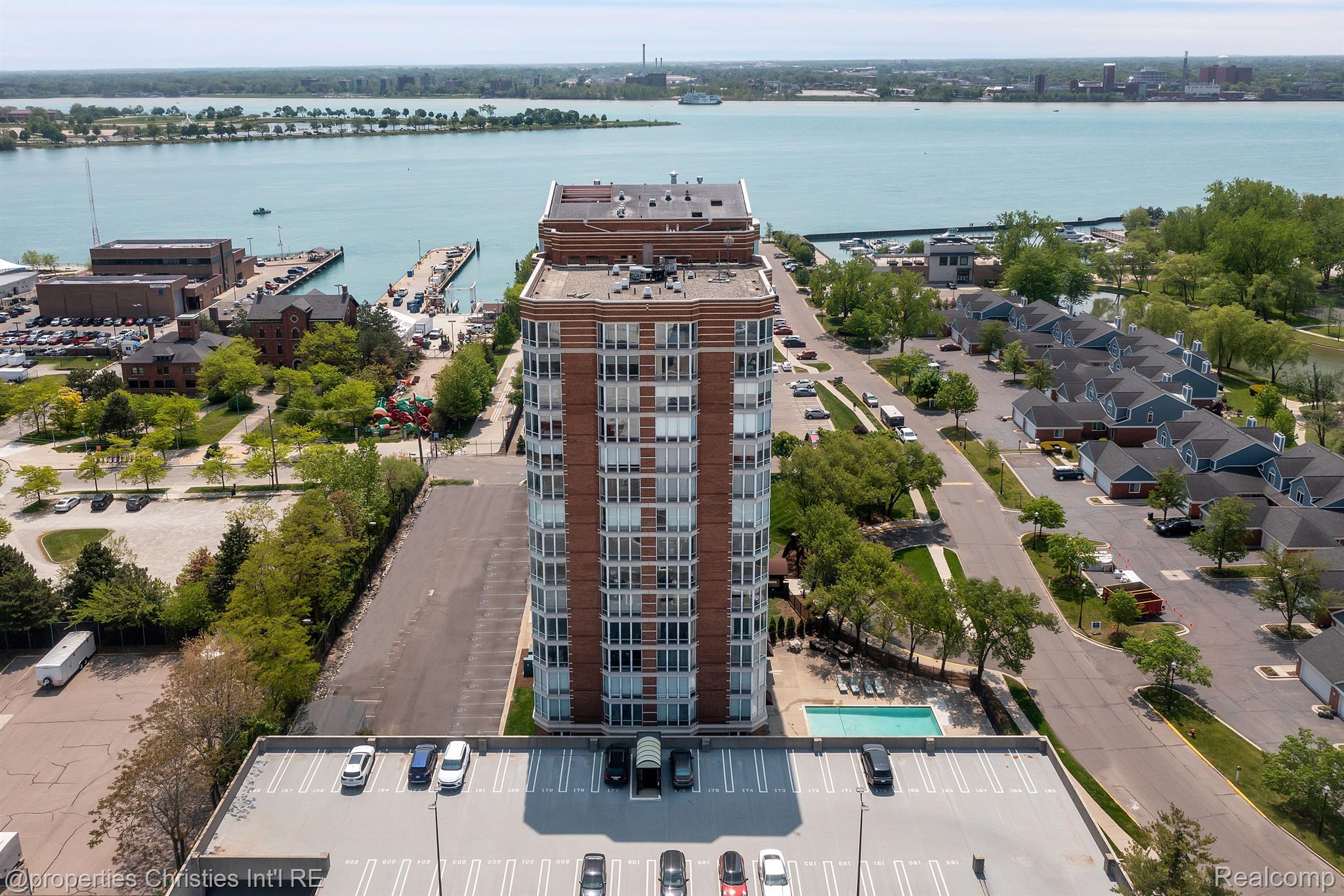 250 E HARBORTOWN Drive 1302