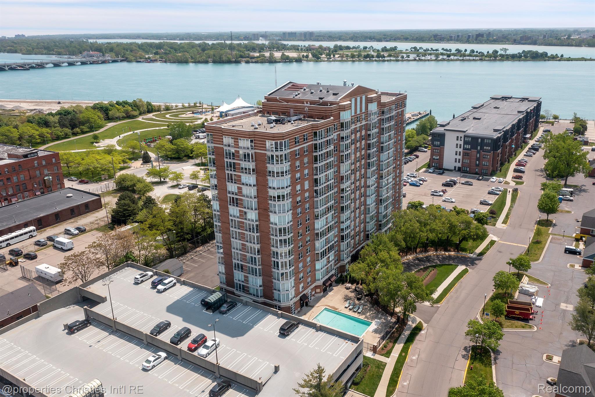 250 E HARBORTOWN Drive 1302