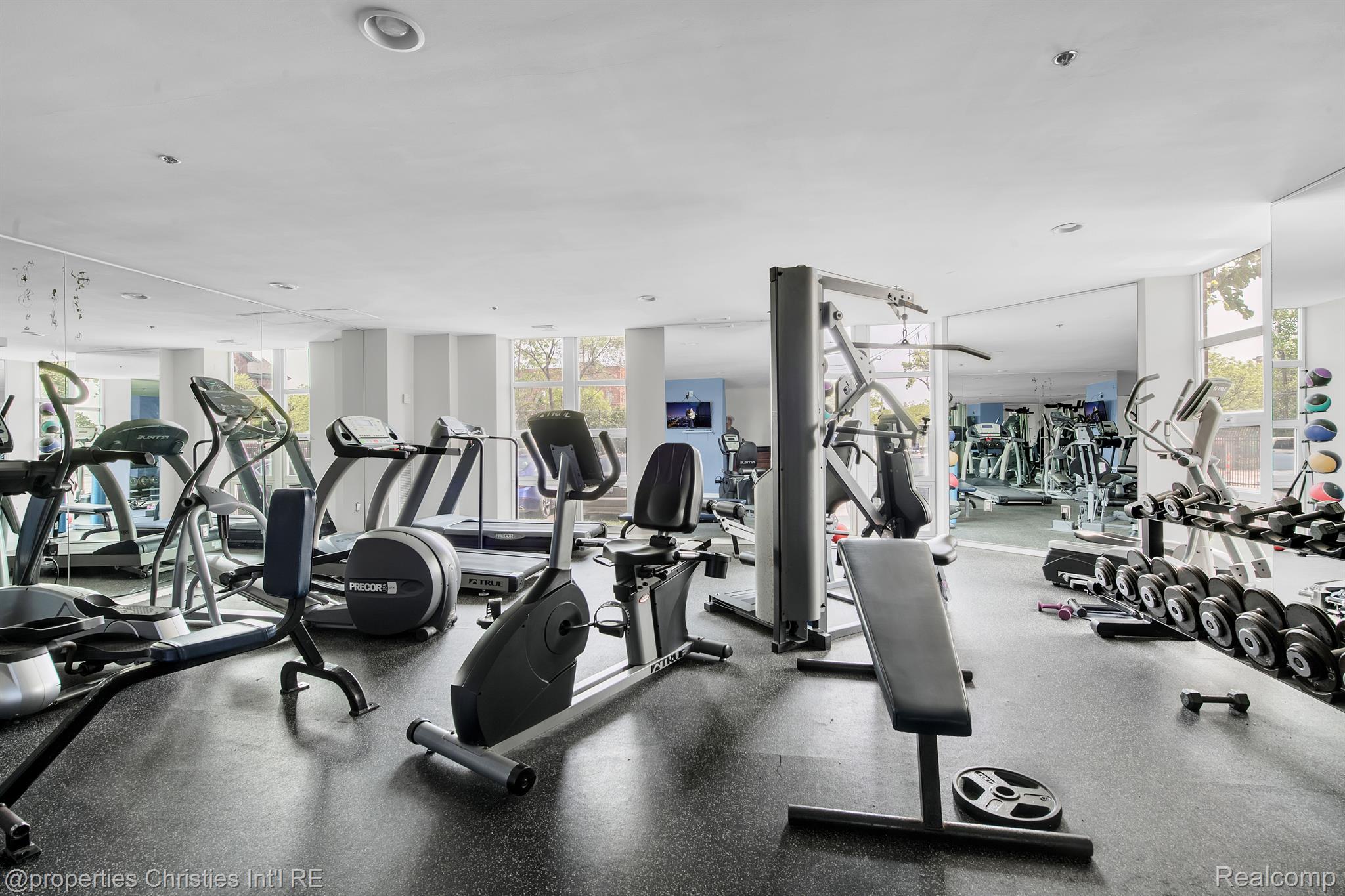 250 E HARBORTOWN Drive 1302