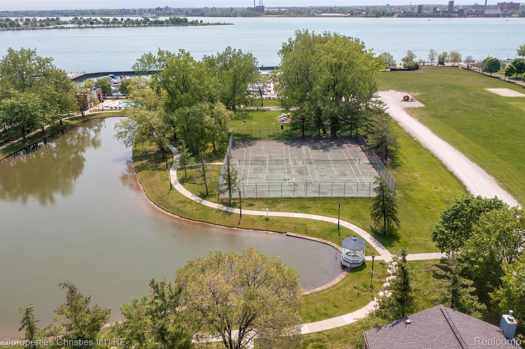 250 E HARBORTOWN Drive 1302