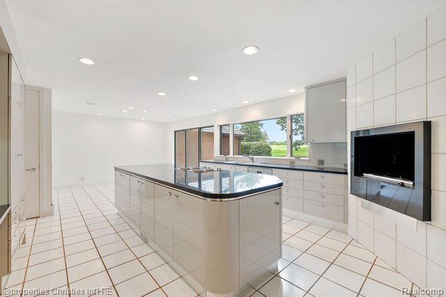 1895 RATHMOR Road