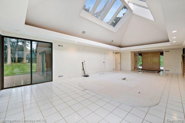 1895 RATHMOR Road