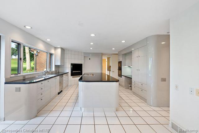 1895 RATHMOR Road