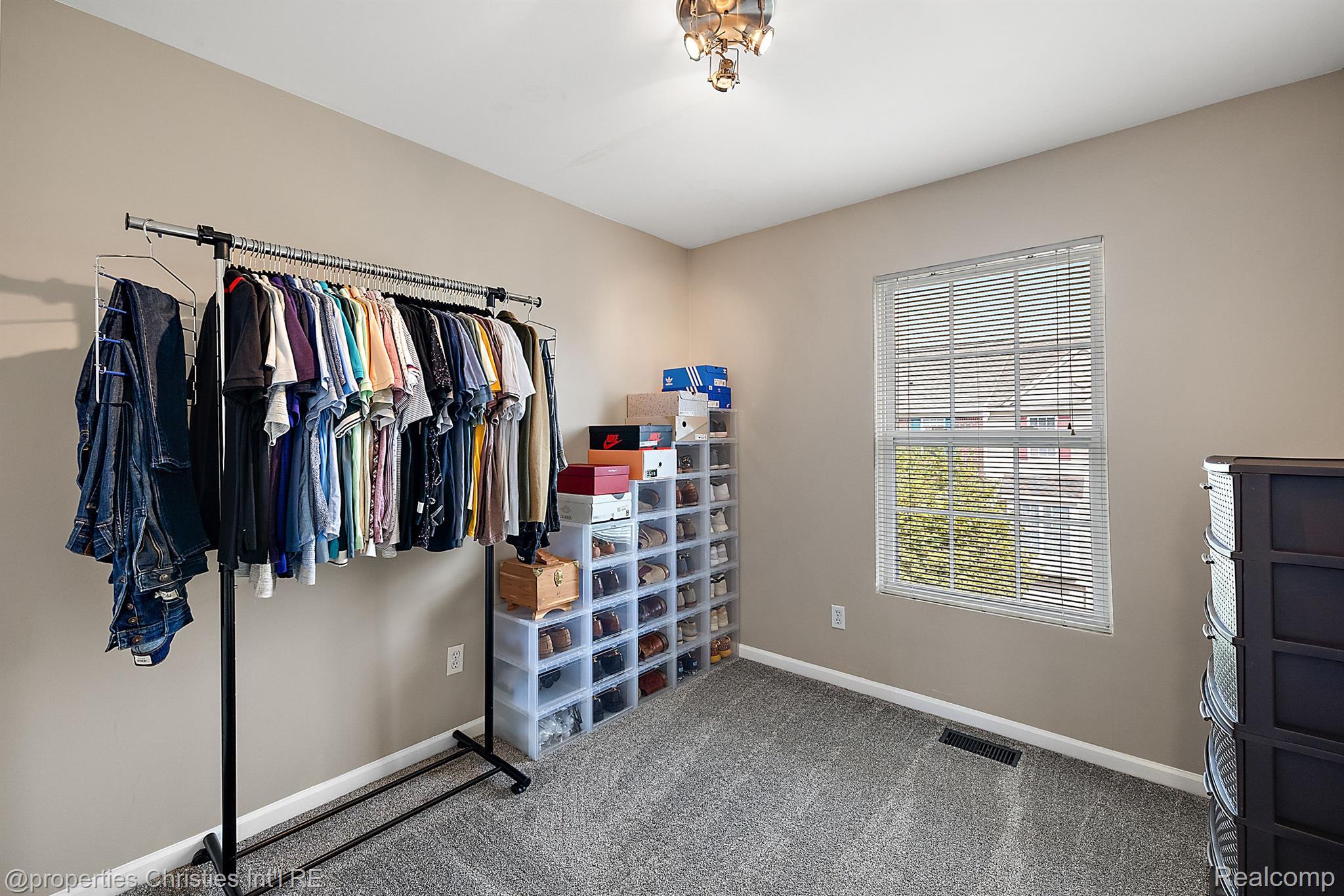 36450 DOMINION Circle