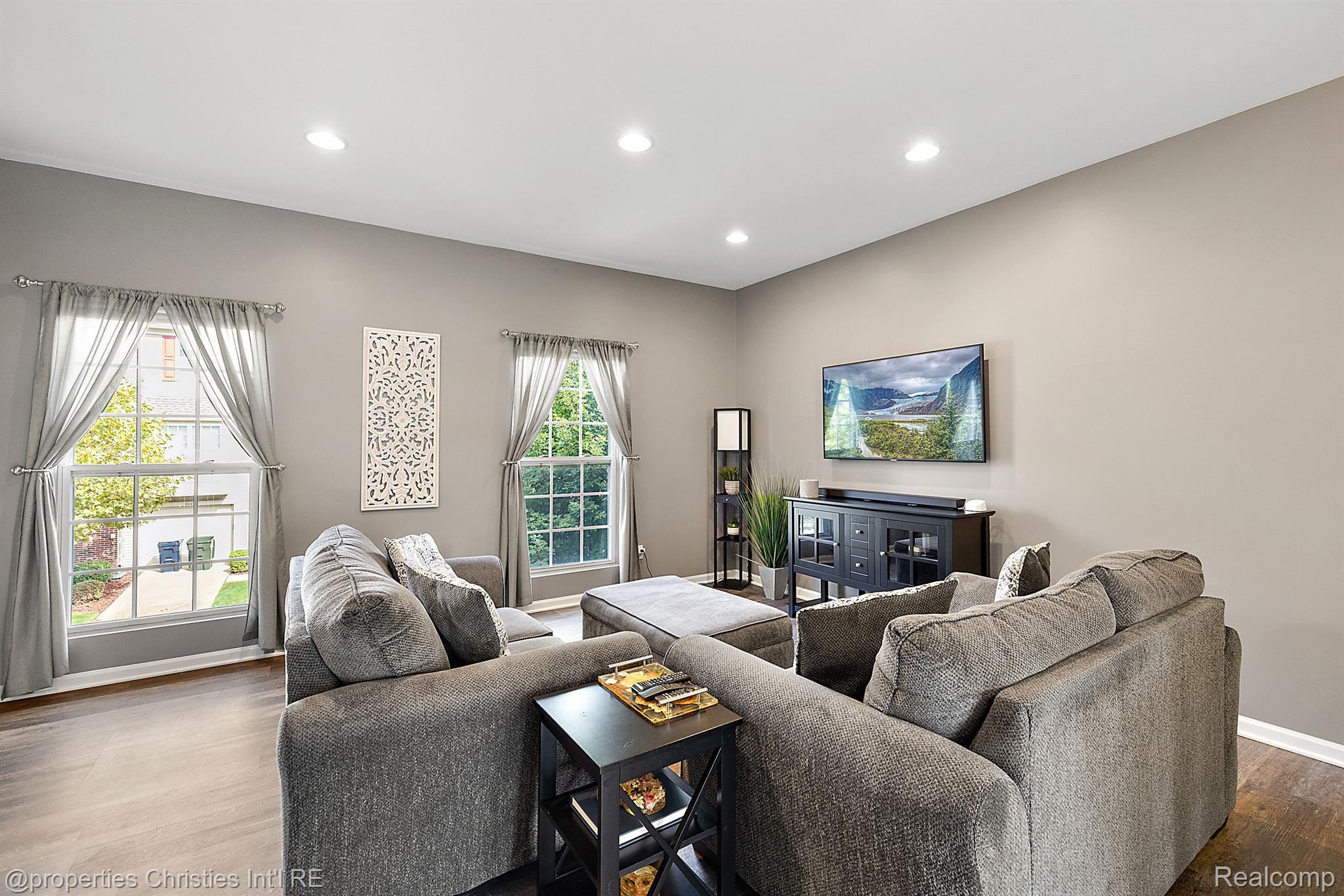 36450 DOMINION Circle