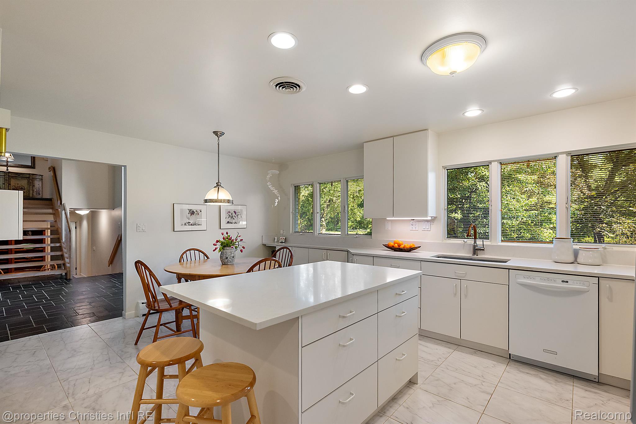 1429 Quarton Road