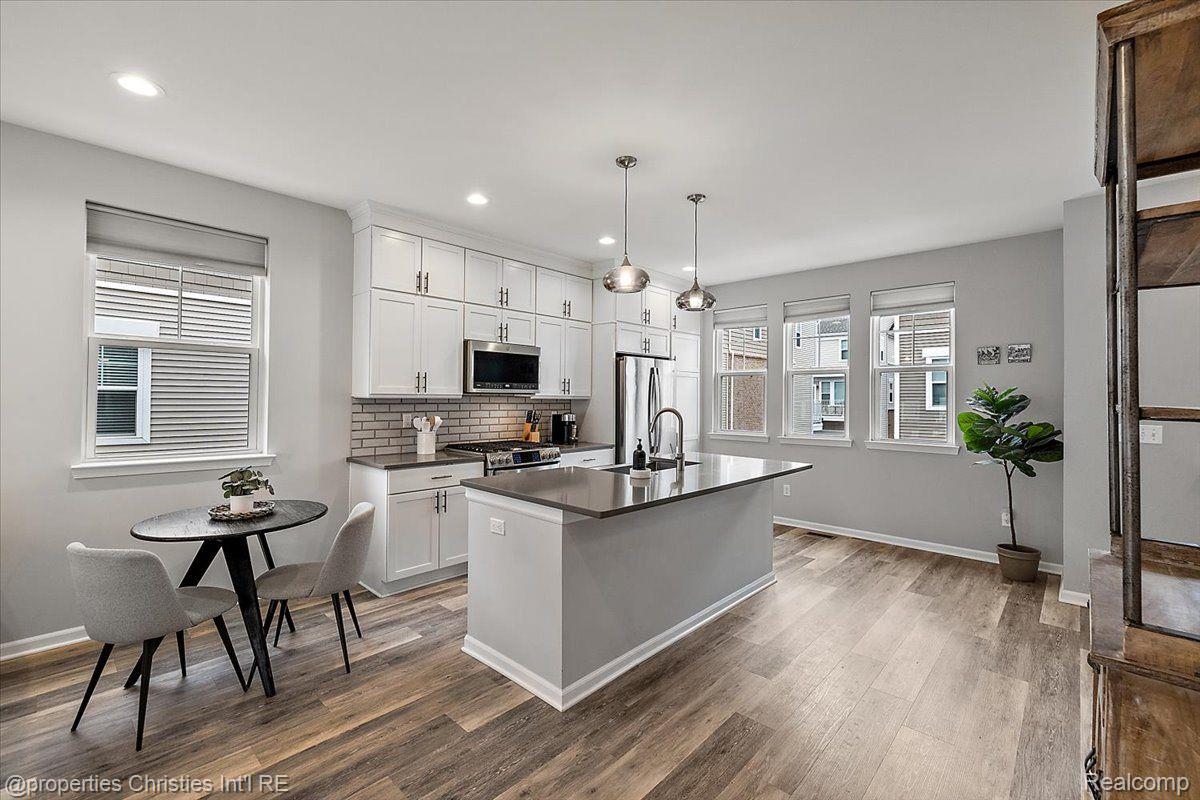 2500 Normandy Road 50