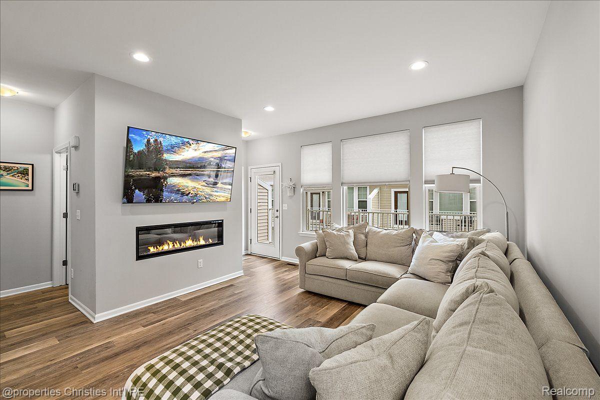 2500 Normandy Road 50