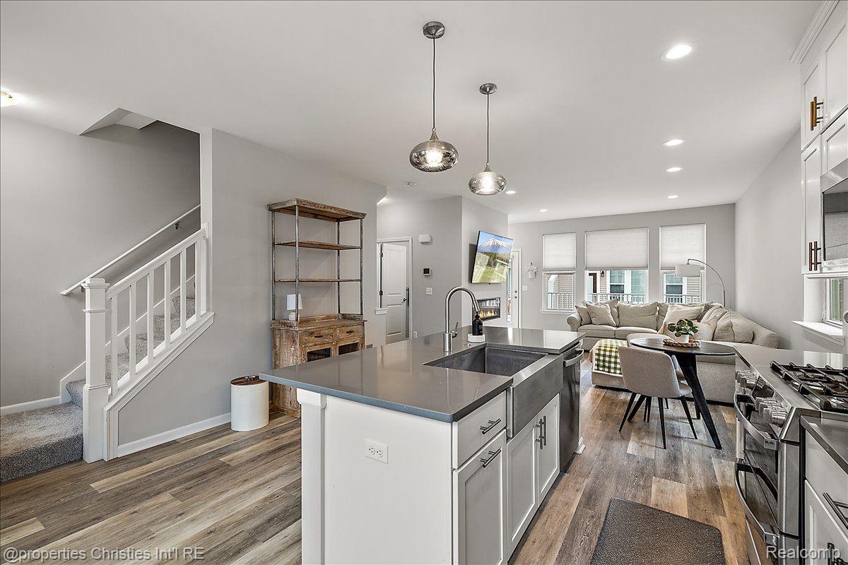 2500 Normandy Road 50