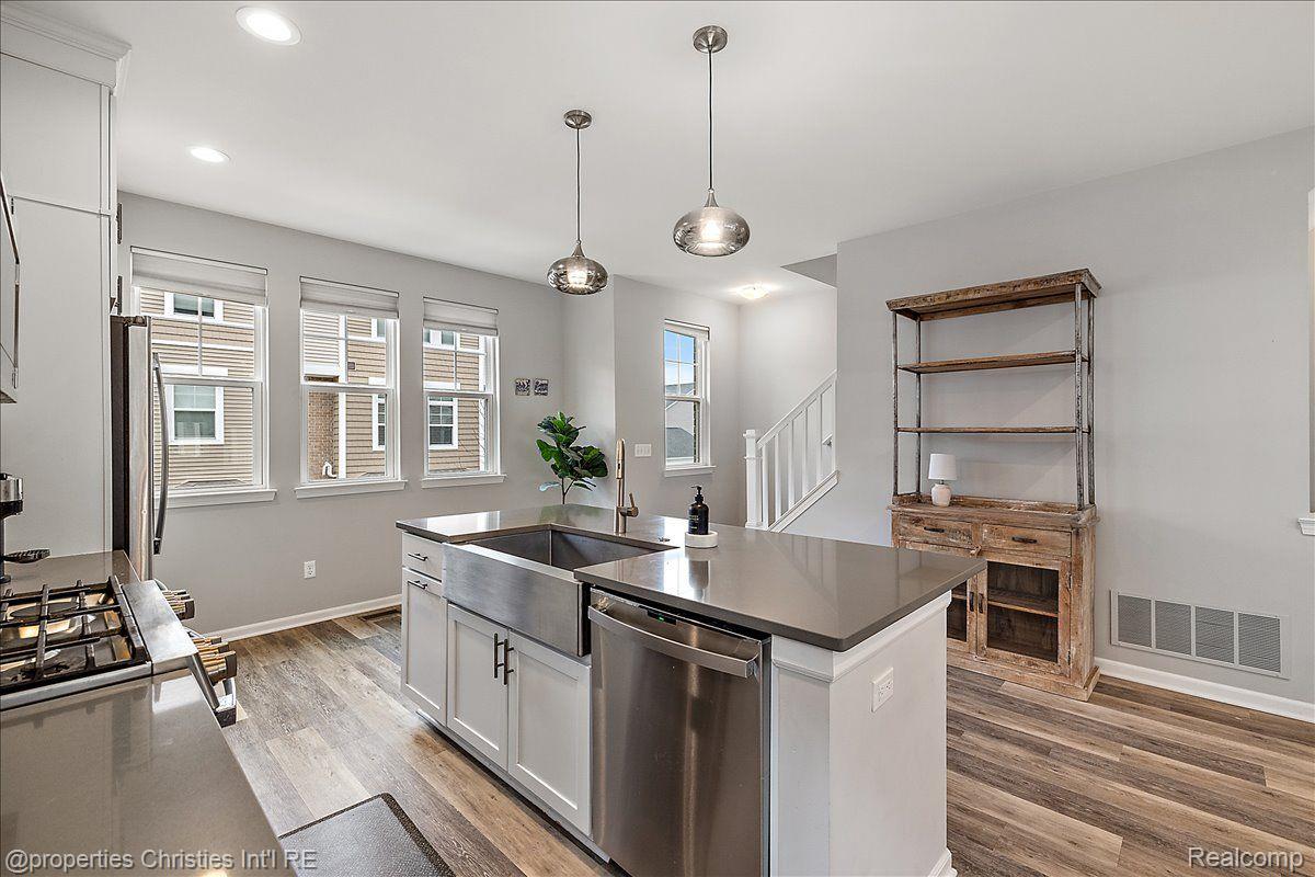 2500 Normandy Road 50