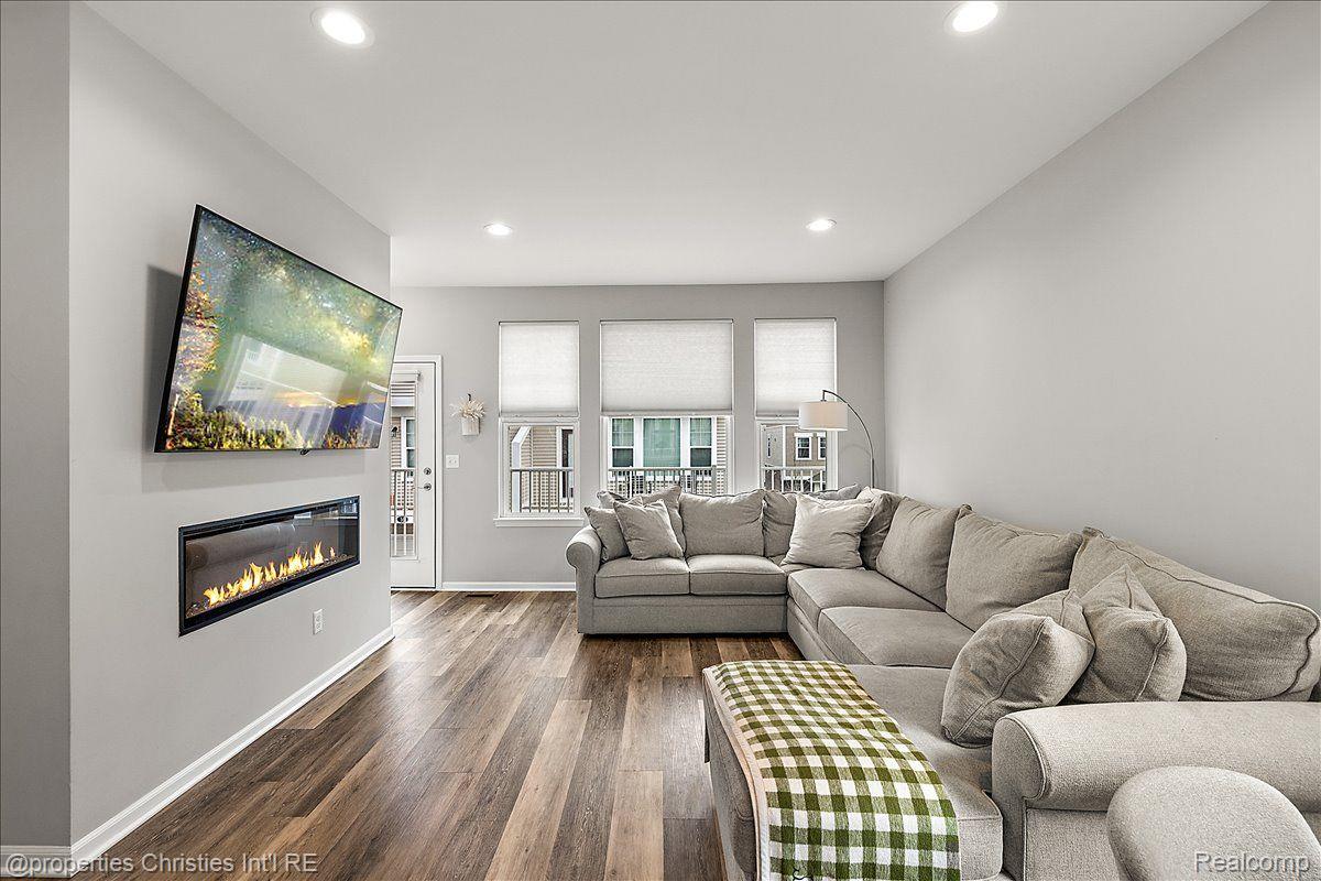 2500 Normandy Road 50