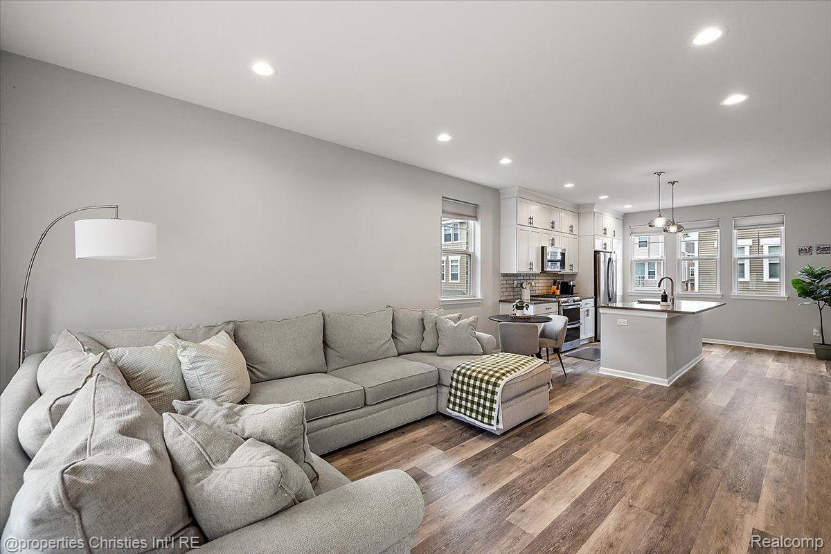 2500 Normandy Road 50