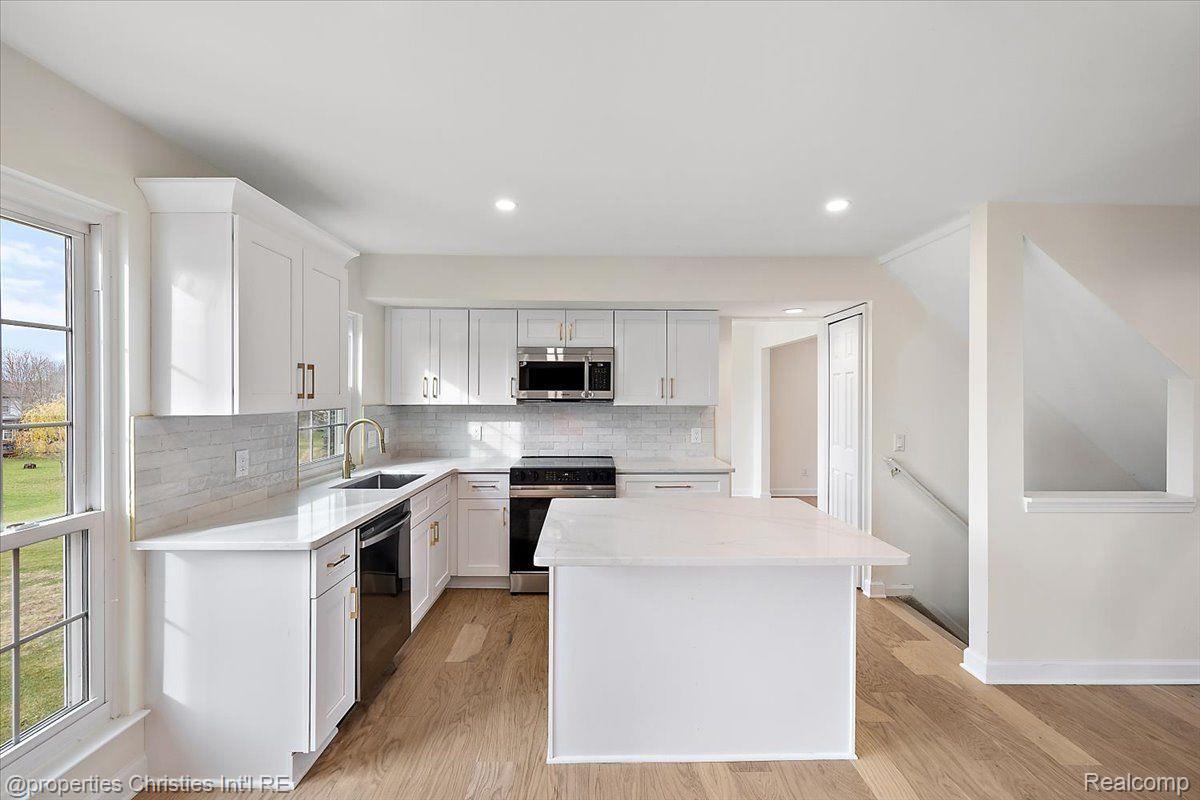 4897 FOOTHILLS Drive