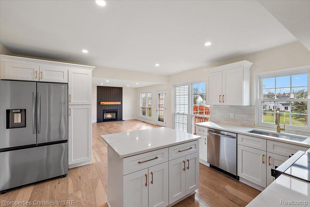 4897 FOOTHILLS Drive
