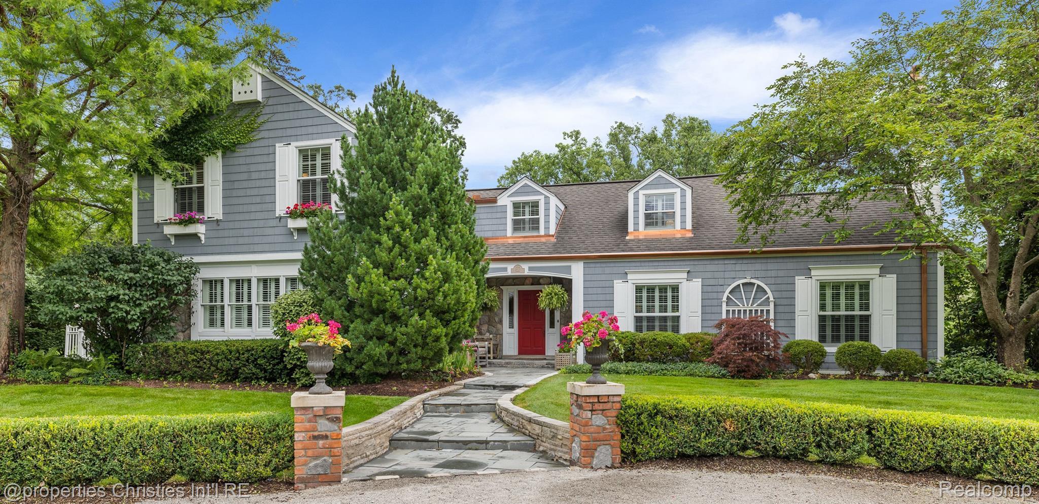 275 BARDEN Road