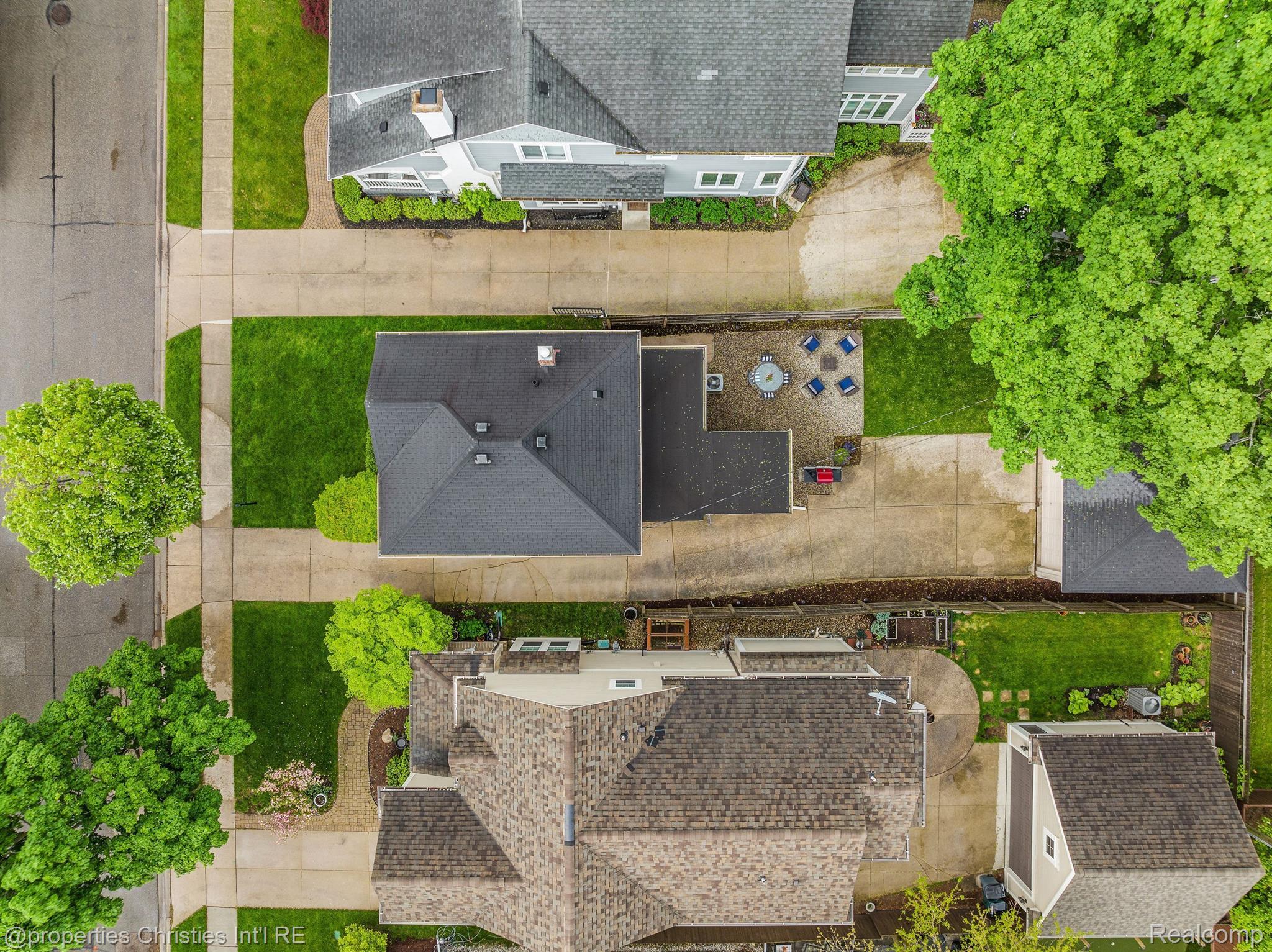 1007 CHESTER Street