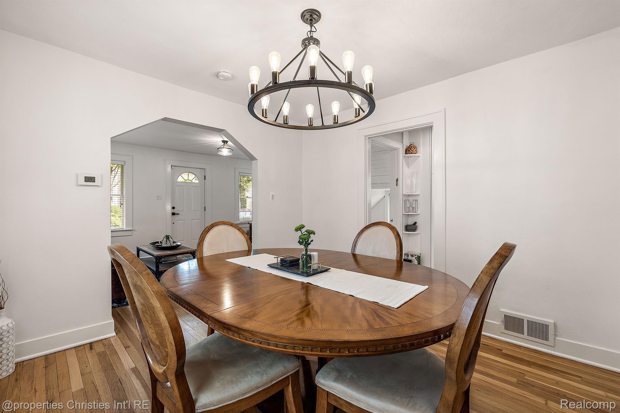 1007 CHESTER Street