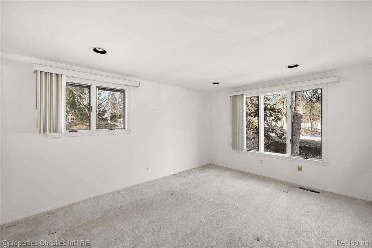 4978 MALIBU Drive