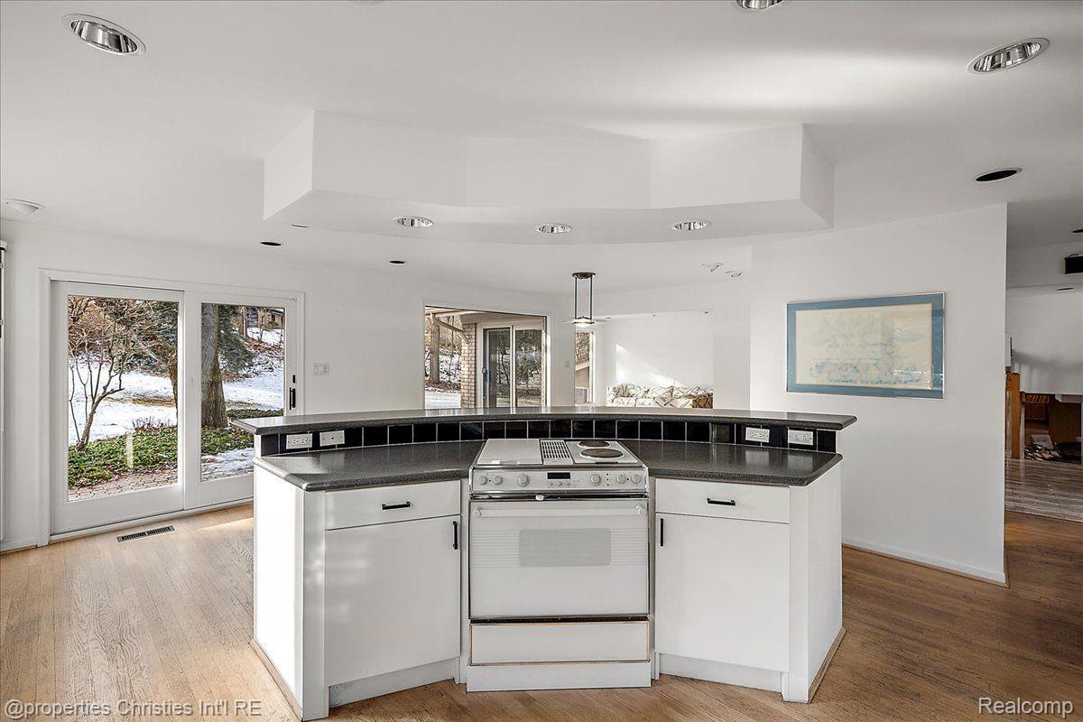 4978 MALIBU Drive