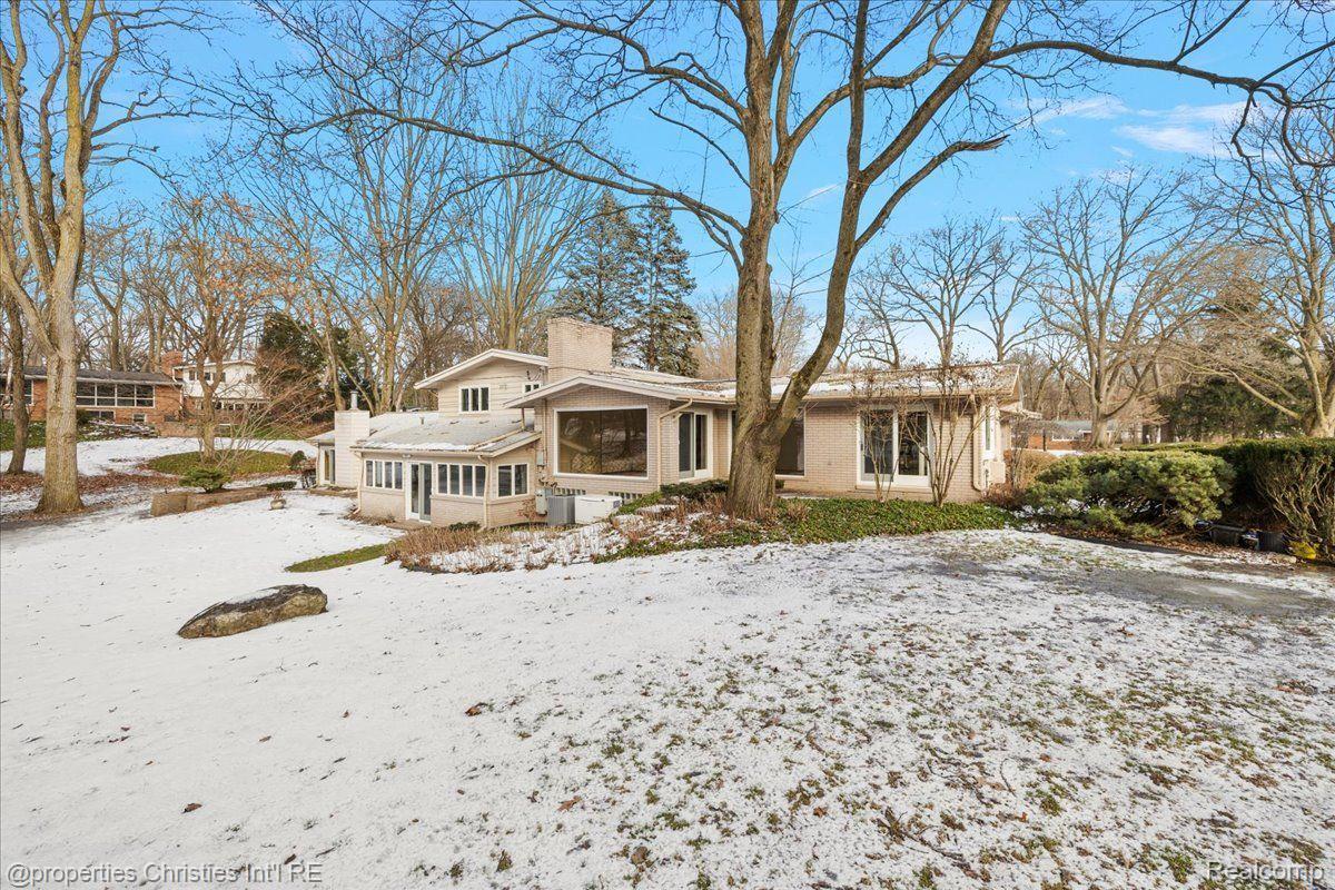4978 MALIBU Drive