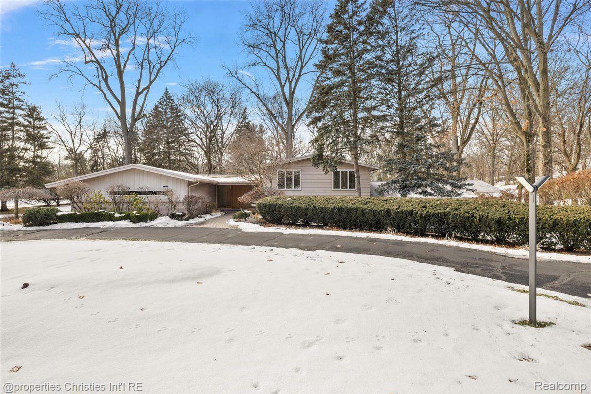 4978 MALIBU Drive