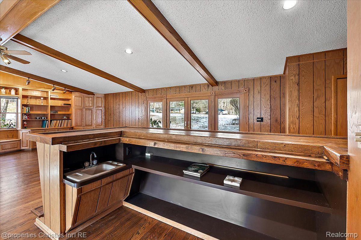 4978 MALIBU Drive
