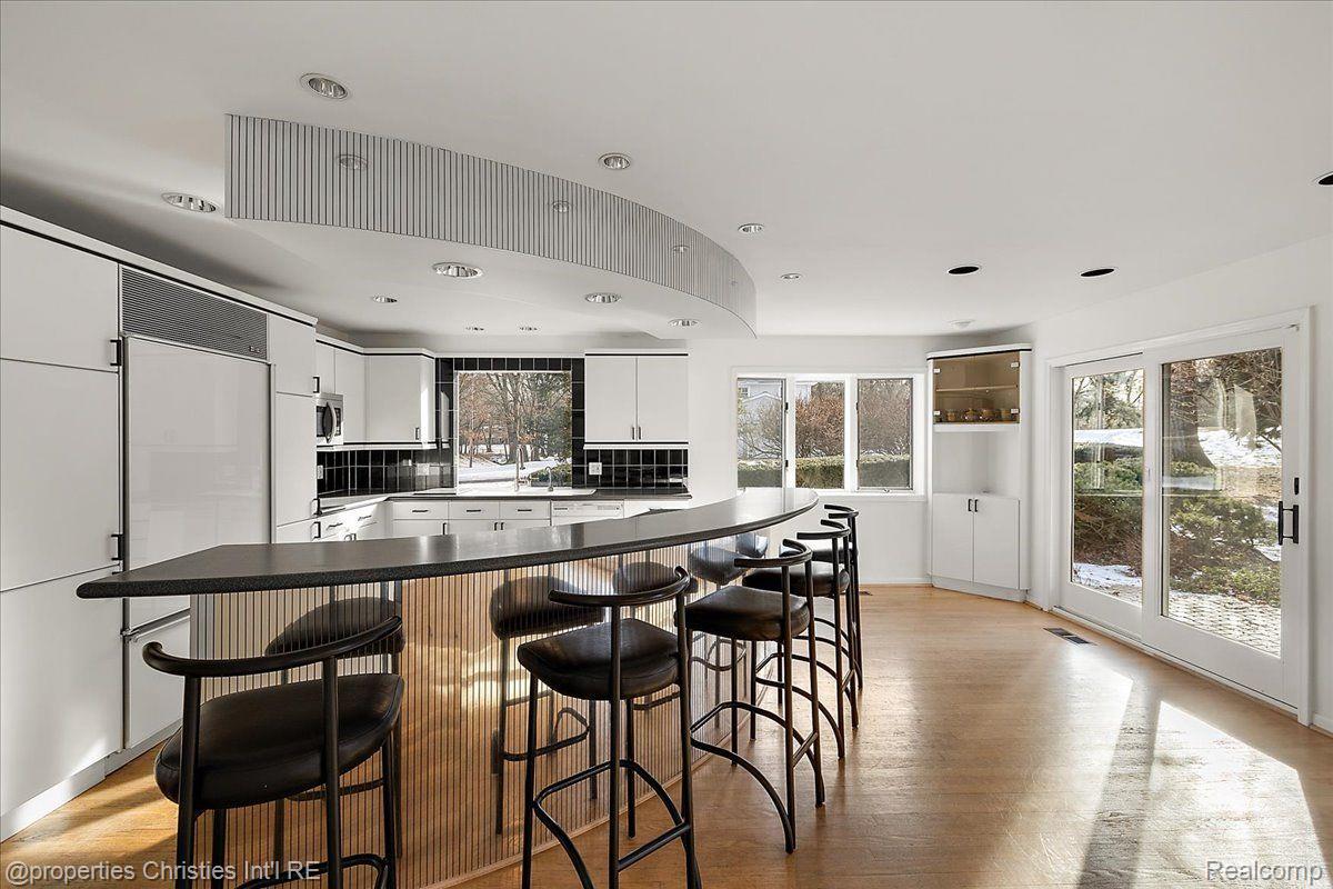 4978 MALIBU Drive