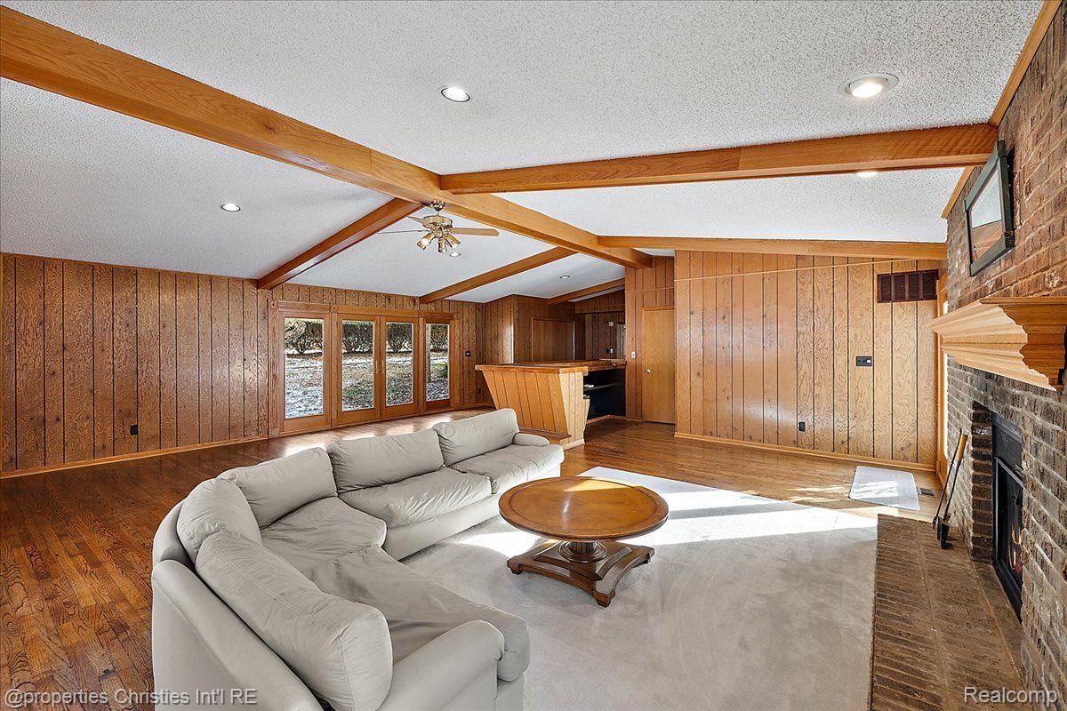 4978 MALIBU Drive