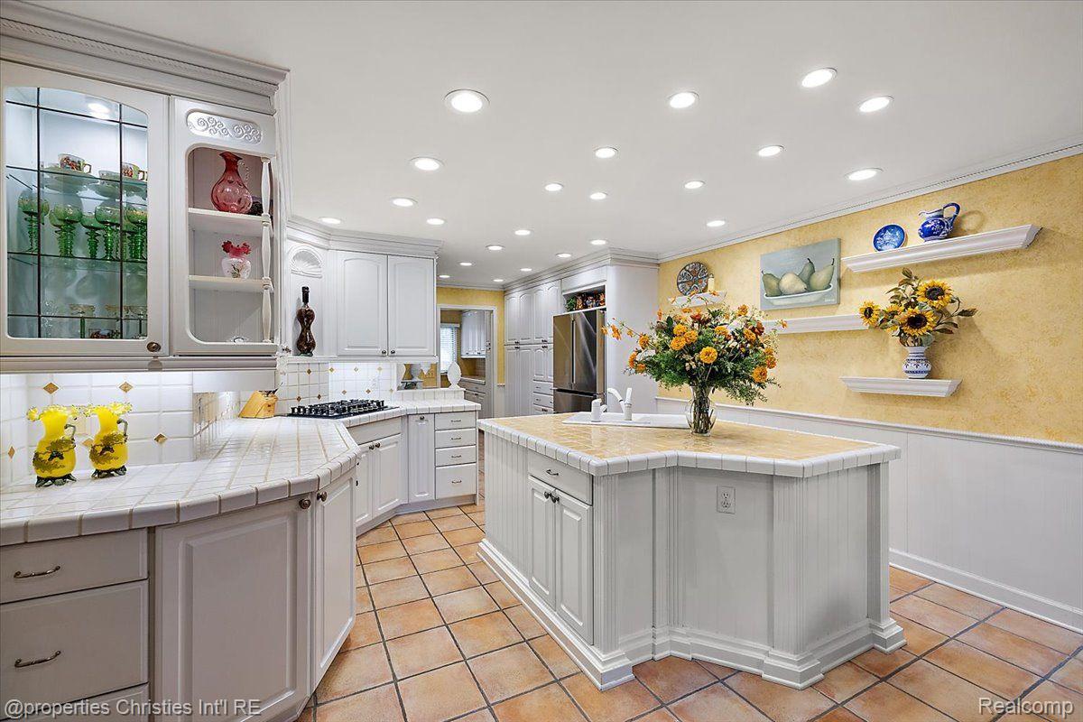 2408 Hickory Glen Drive