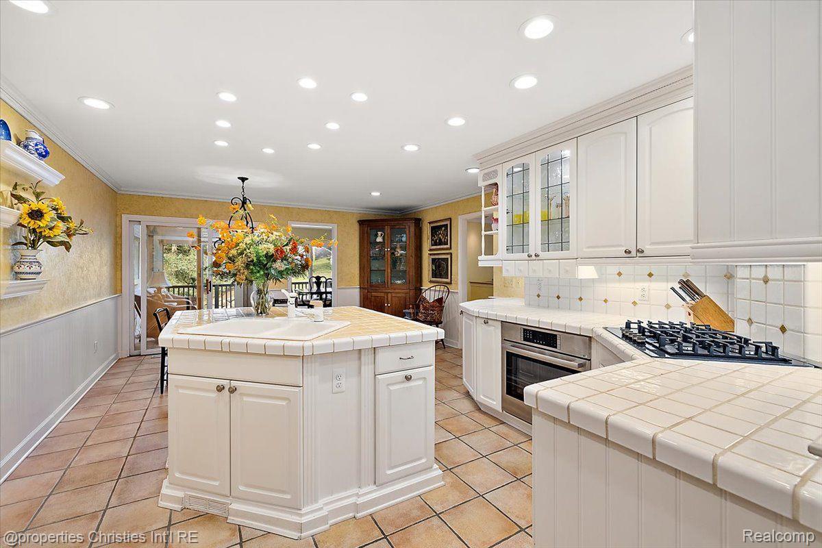 2408 Hickory Glen Drive