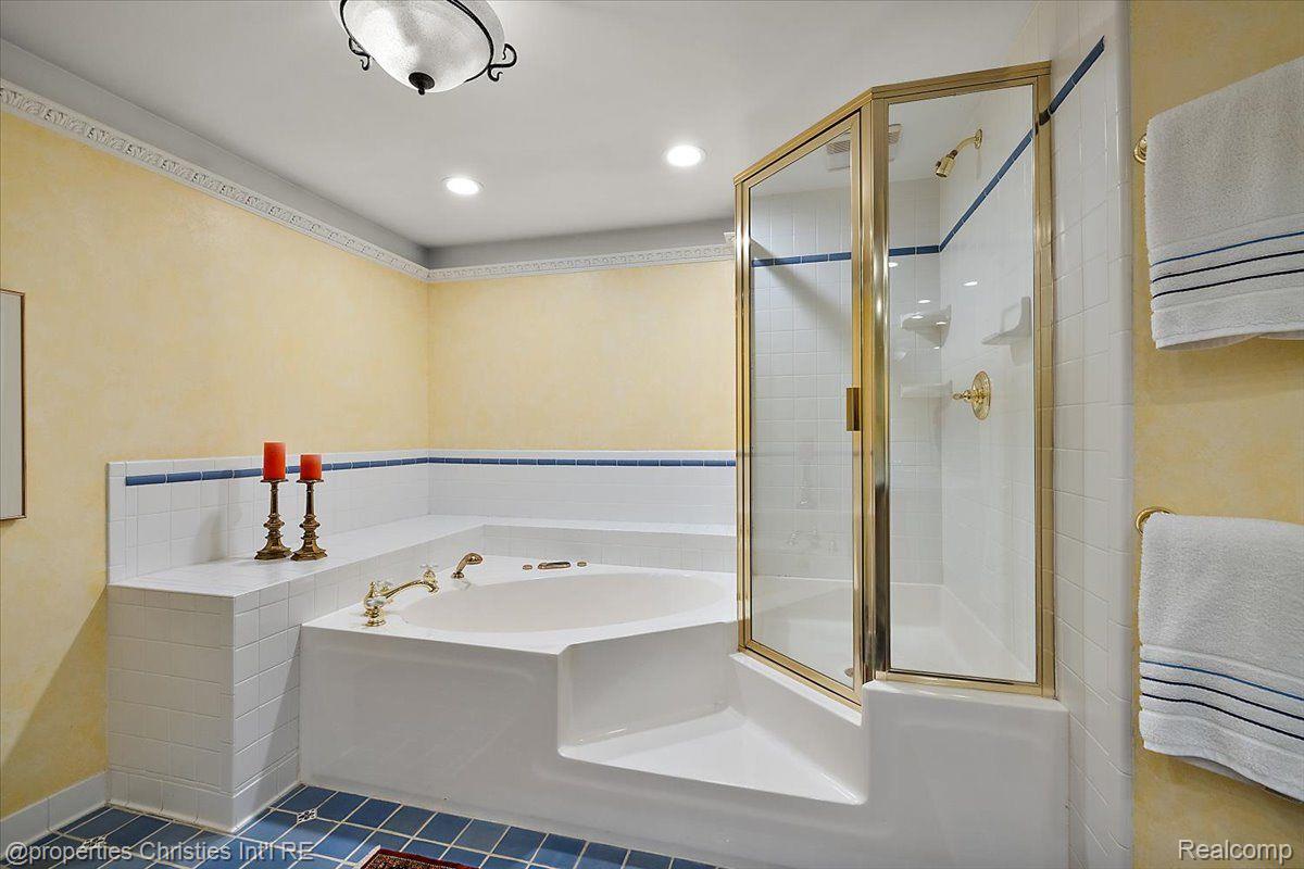 2408 Hickory Glen Drive