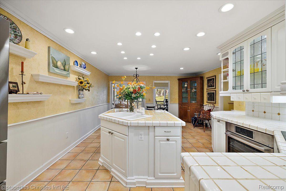 2408 Hickory Glen Drive