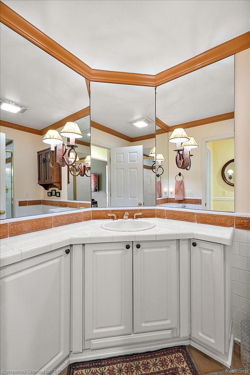 2408 Hickory Glen Drive
