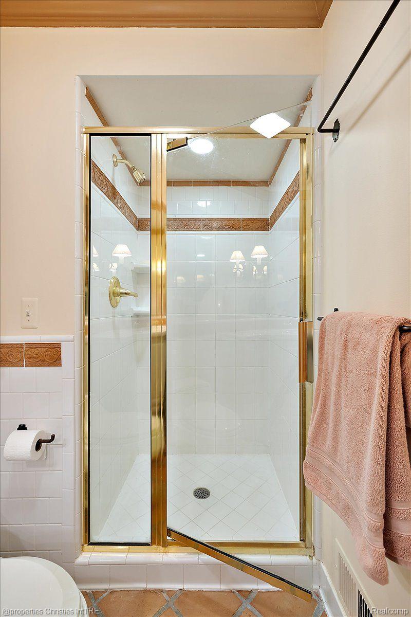 2408 Hickory Glen Drive