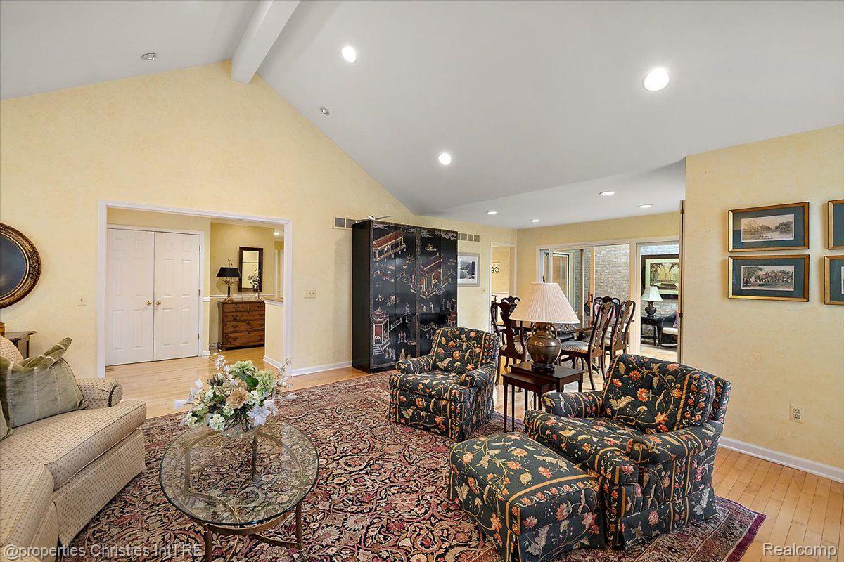 2408 Hickory Glen Drive