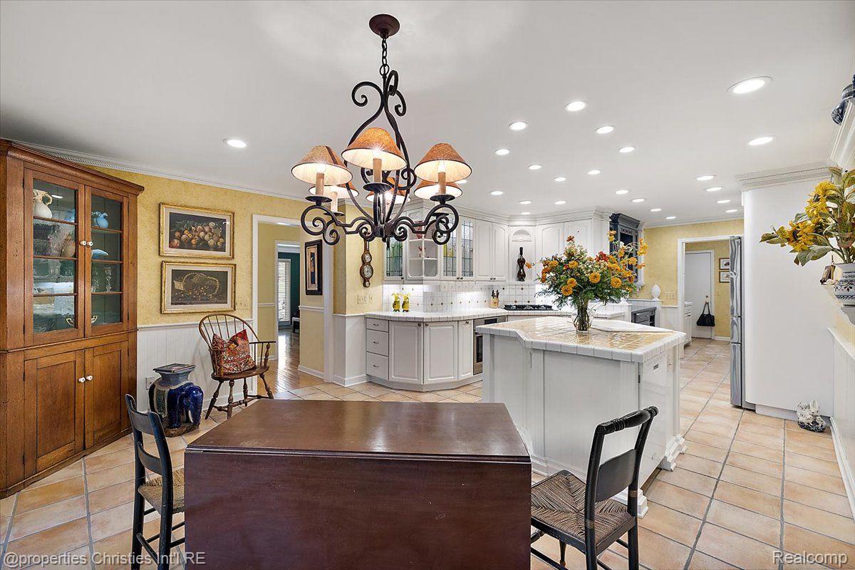 2408 Hickory Glen Drive