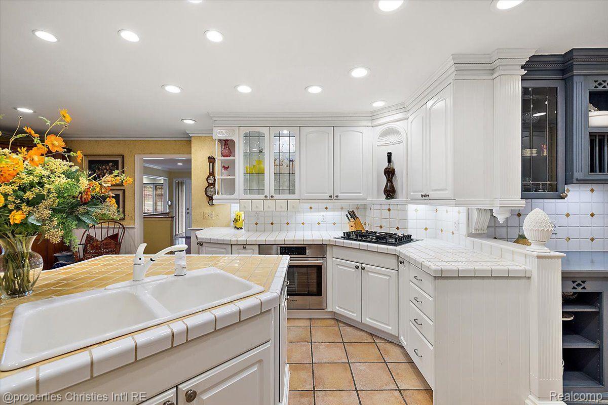 2408 Hickory Glen Drive