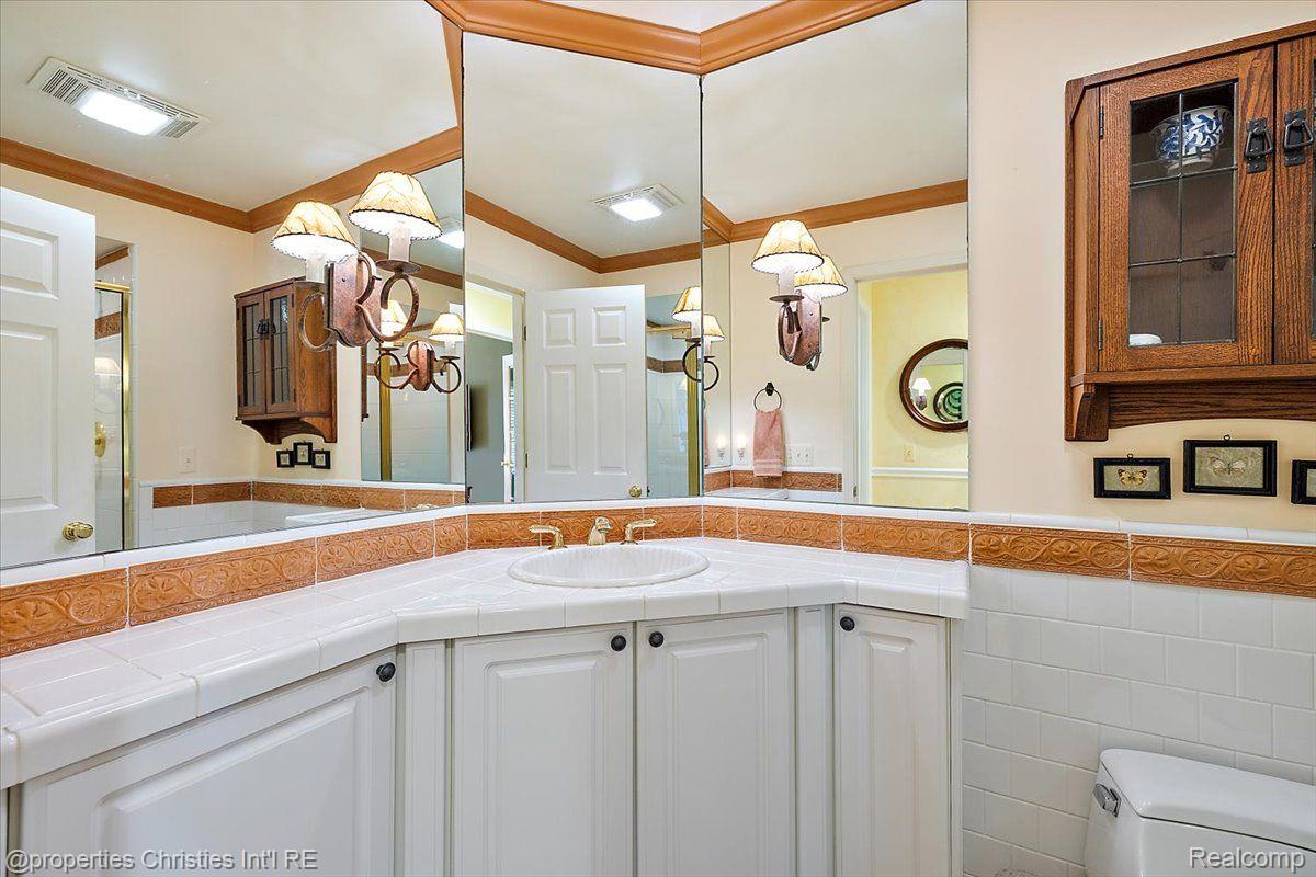 2408 Hickory Glen Drive